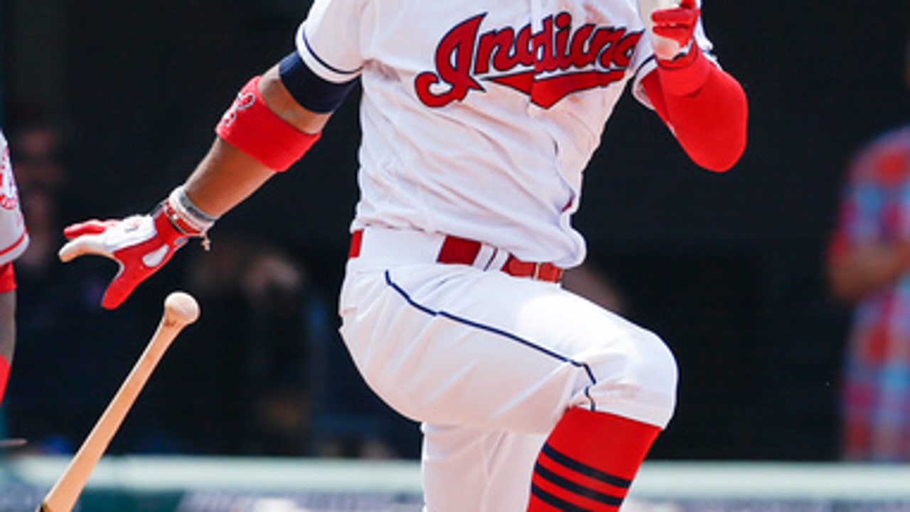 Indians top Angels 2-1; Bauer, Lindor key 7th straight win (Jul 27, 2017)